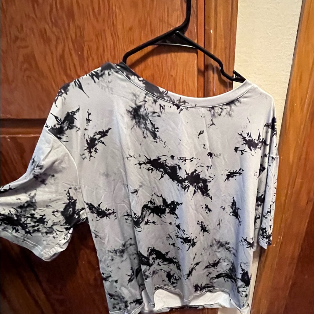Women's Black and Gray Tie-Dye Top